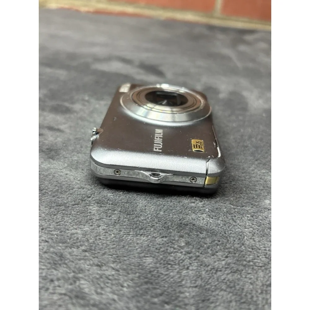 Fujifilm Finepix JX250 14MP 5X Zoom Digital Camera Untested For Parts/Repair